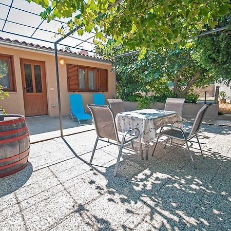 Apartman Kirac Pomer Exterior photo