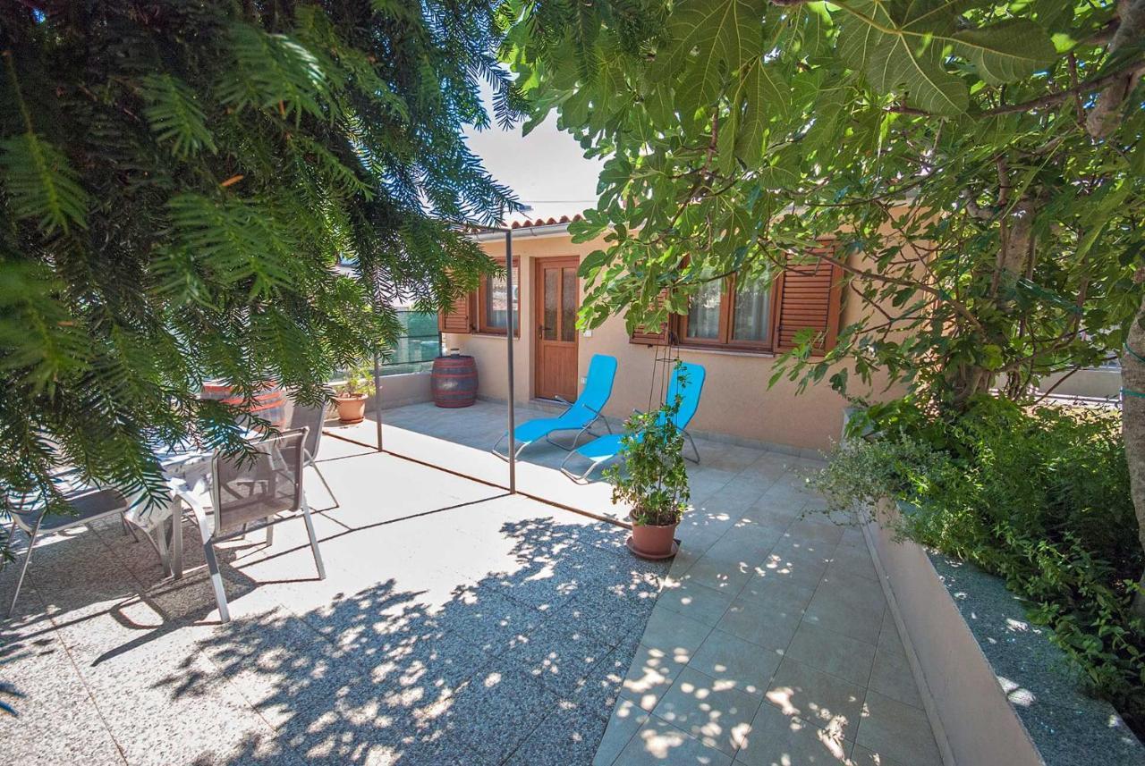 Apartman Kirac Pomer Exterior photo