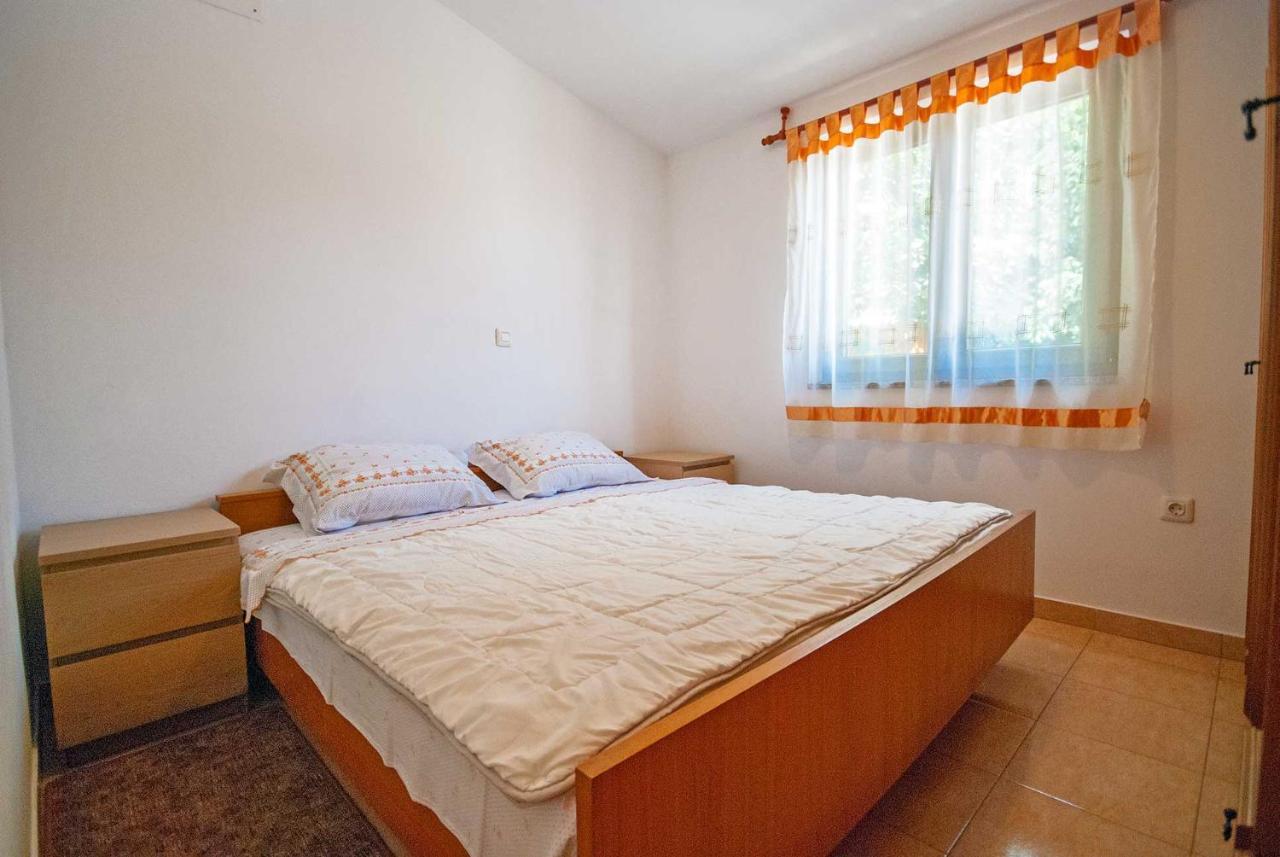Apartman Kirac Pomer Exterior photo